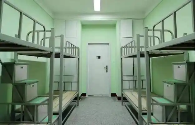 宿舍公寓—房间二,就餐安排1.就餐地点:持中楼第二餐厅.2.