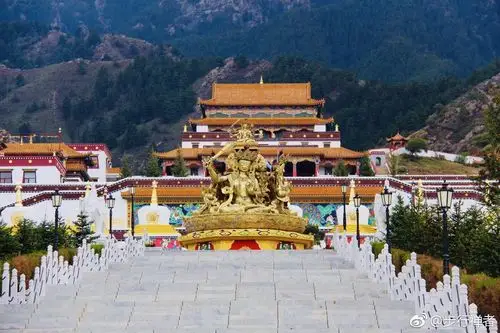 阿拉善北寺贺兰山森林公园大漠孤烟直