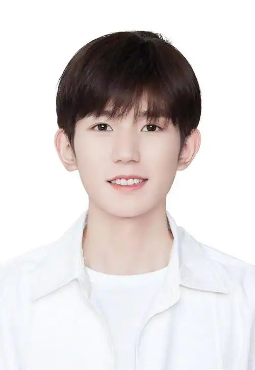 王源证件照合集,阳光大男孩心动上线_手机搜狐网