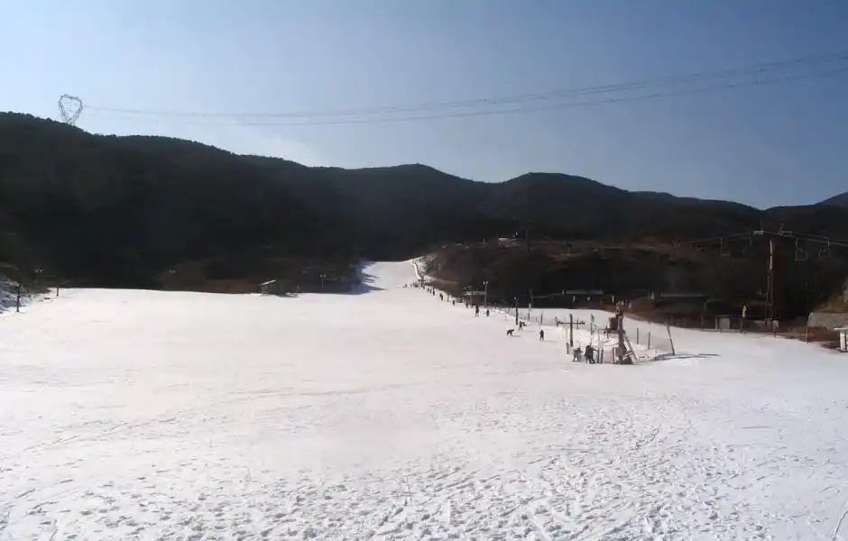 风景很优美的龙凤山滑雪场,韩村河……北京市也许有你寻觅的旅行的