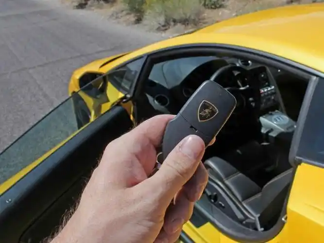 兰博基尼配汽车遥控钥匙技术培训_巨龙开锁技术培训学校
