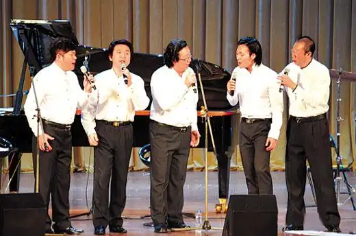 戏剧drama 音文化  在国内歌坛上提起男声四重唱组合,"八只眼"可谓