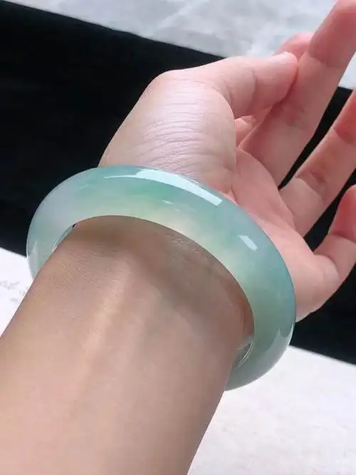 天然正品冰种飘花翡翠手镯女贵妃镯少女妈妈玉镯子细款豆种玉