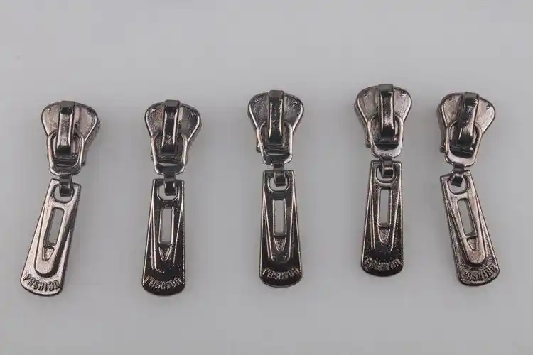 满5元包邮 拉链头拉手金属3号5号激光拉头细齿 粗齿尼龙树脂拉链_7折