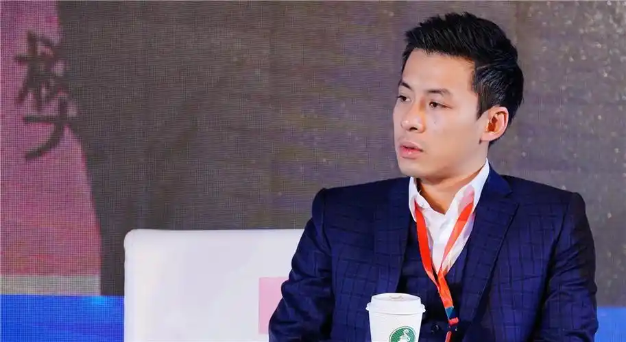 二哥继承内地百亿生意,他却没什么成就_霍启仁_朱玲玲_霍启刚