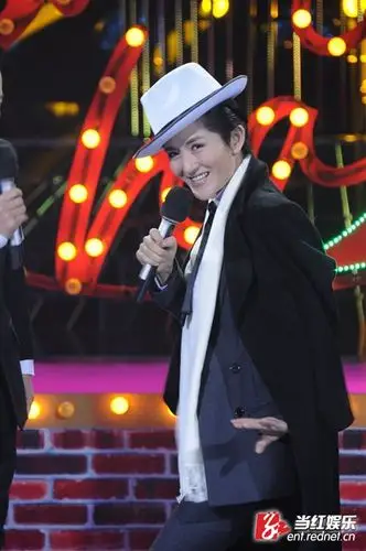 谢娜谢娜《大咖秀》变身许文强第二季《百变大咖秀》渐渐进入了尾声