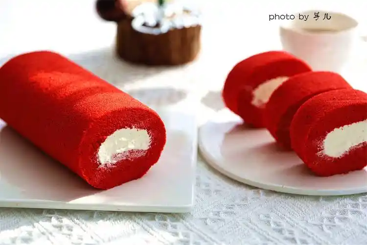 红丝绒蛋糕卷,柔软细腻不开裂,零毛孔,详细教程来了_烤箱_口感_文章
