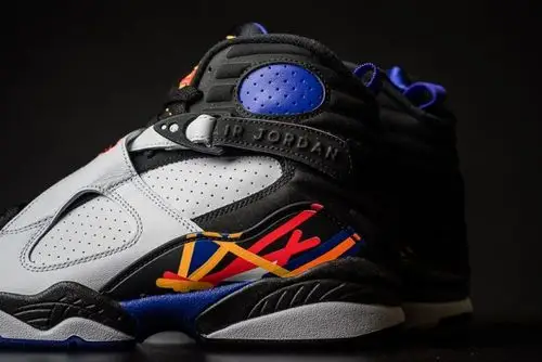 三连冠配色 air jordan 8 带回经典复刻卡 305381-142aj8 球鞋资讯