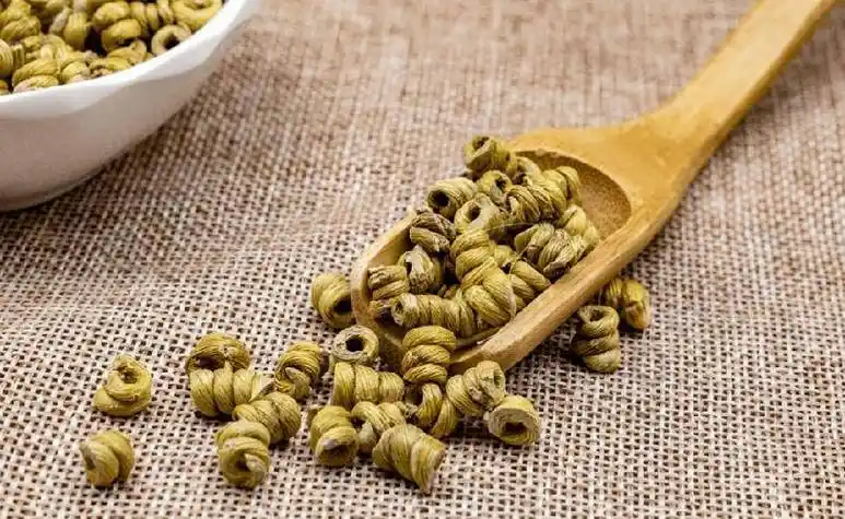 石斛虽然有丰富的营养成分,但并不是所有人都适合食用,特别是对于血糖