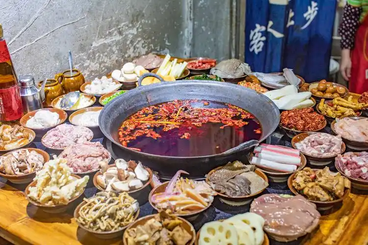 原创藏在南坪四小区居民楼下的楠火锅,简直是重庆火锅排队王!