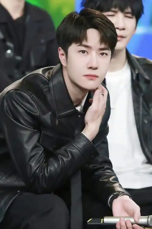 王一博黑皮衣造型##王一博香奈儿品牌形象大使##王