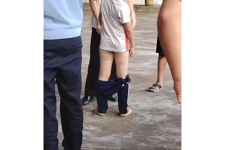 9·4湛江副校长抽打学生事件