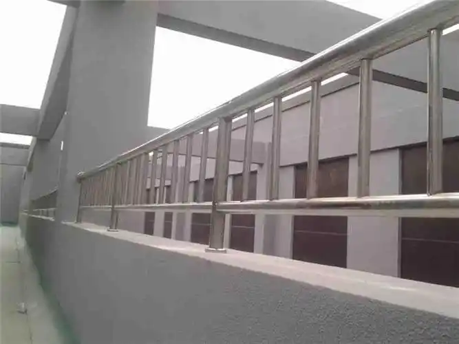 铁艺围栏,不锈钢护栏,不锈钢扶手,不锈钢围栏,不锈钢宣传栏,艺术大门