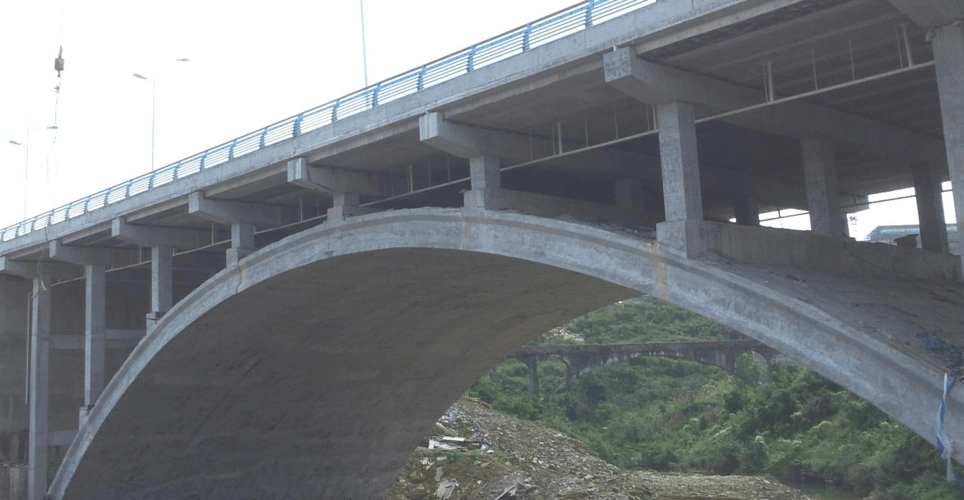 10,60m跨钢筋混凝土箱形拱桥主拱圈施工交流材料