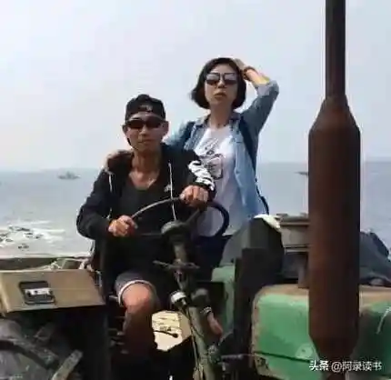 江水:因《亮剑》而红,30岁以前玩摇滚,与妻子丁克30年依旧恩爱