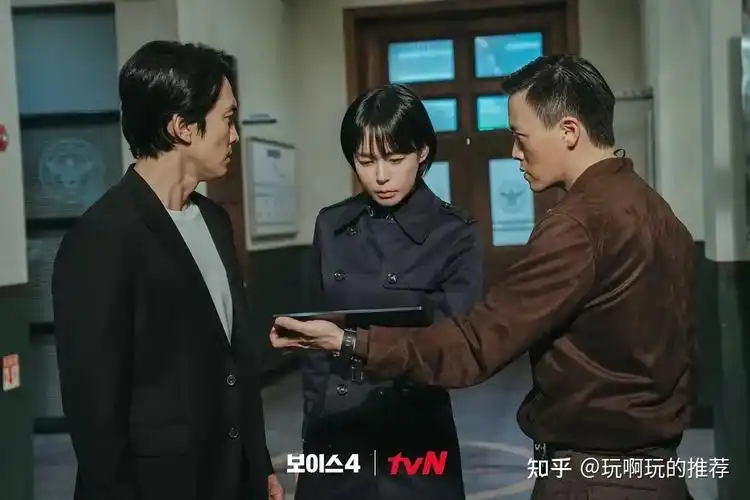 【韩剧推荐】tvn播出的悬疑刑侦连续剧《voice4》由宋承宪,李荷娜等