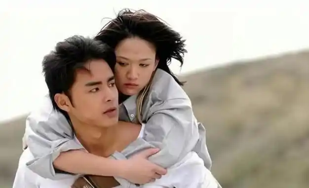 45岁陈乔恩否认怀孕自认婆家从未催生豪门老公接受丁克生活