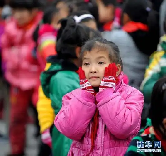 千双小手套 冬日温暖情-图片-中国天气网