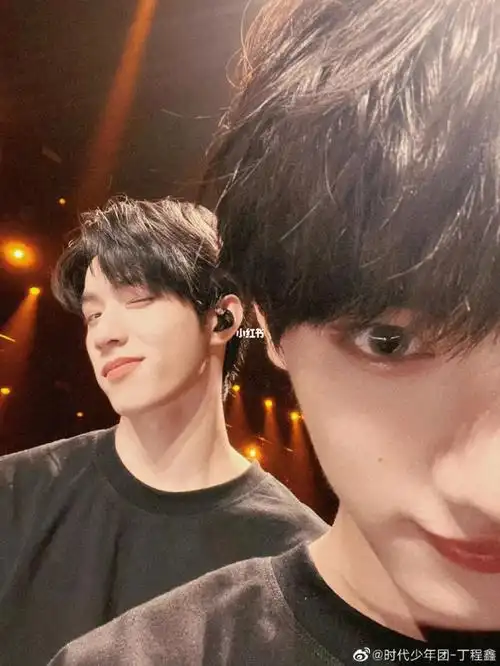 无偿线稿刘耀文丁程鑫