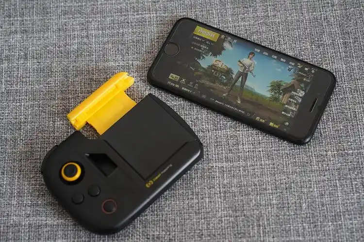 即插即连,飞智黄蜂游戏手柄,吃鸡黑科技