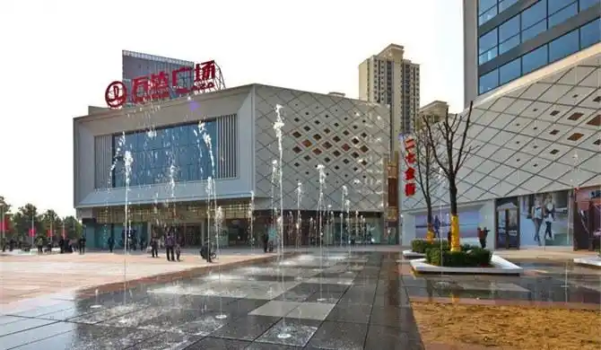 郑州住宿 二七区住宿 万达广场天鹅恋情侣梦幻观景房  旅途中的家