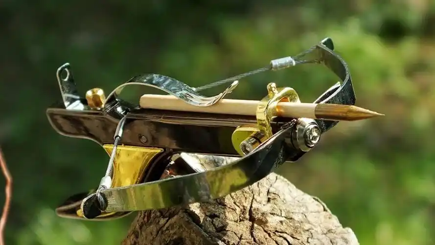 做工极精致的迷你弓弩,一点也不逊于真品