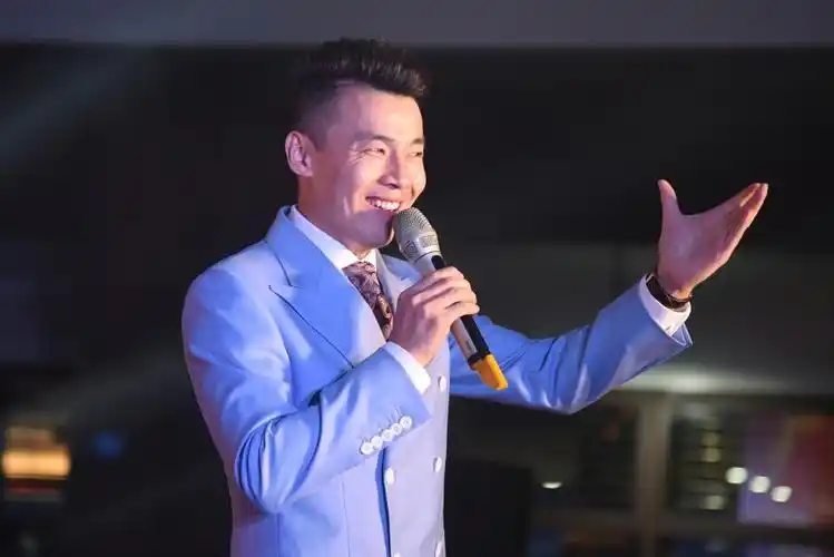 四川电视台男主持人名单