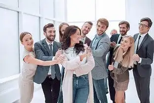 快乐的商业团队钦佩他们的年轻领导者