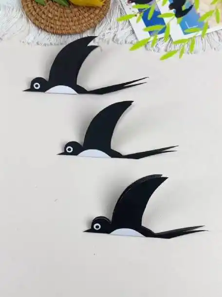 春天来了,陪孩子一起来用卡纸做好看的小燕子吧!