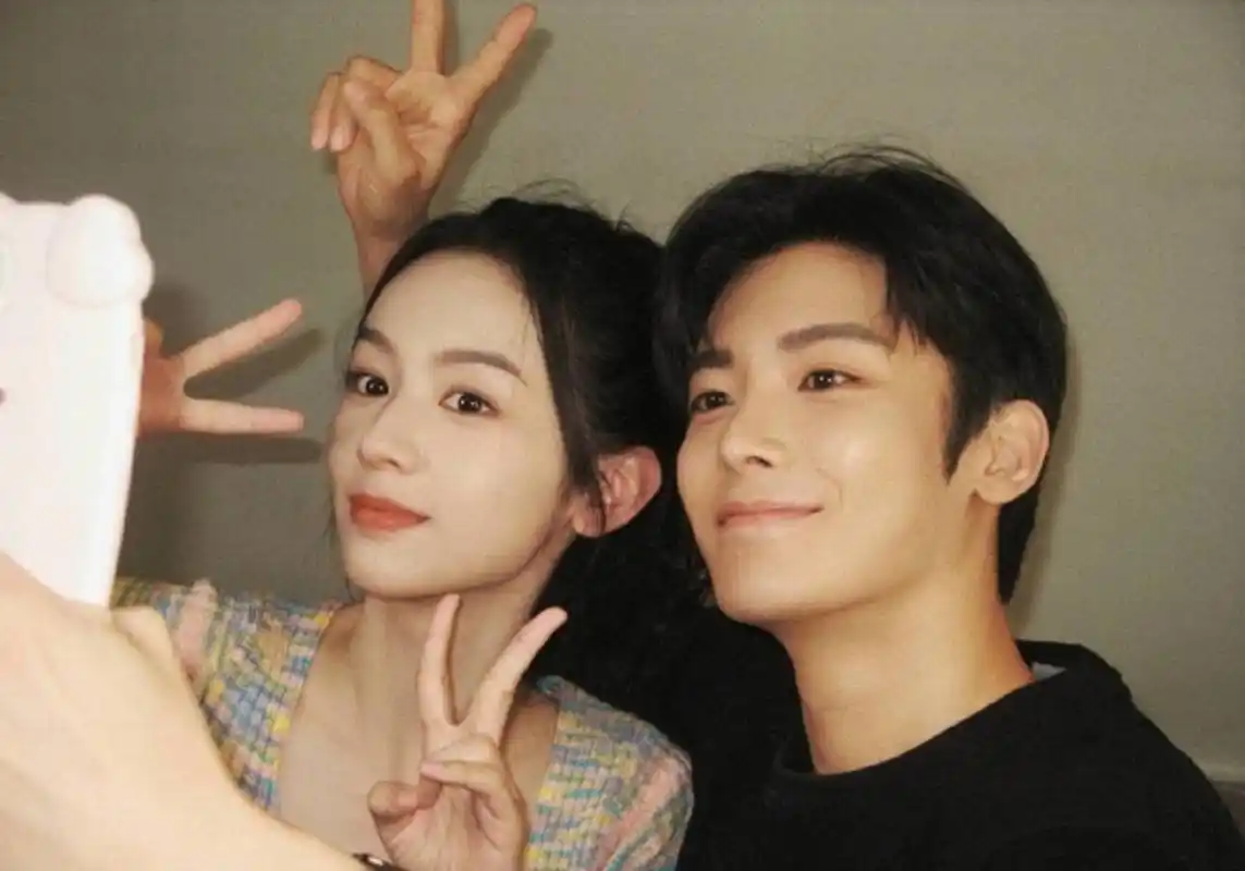 周也和侯明昊也太有cp感了吧,怪不得《护心》配一脸 676767