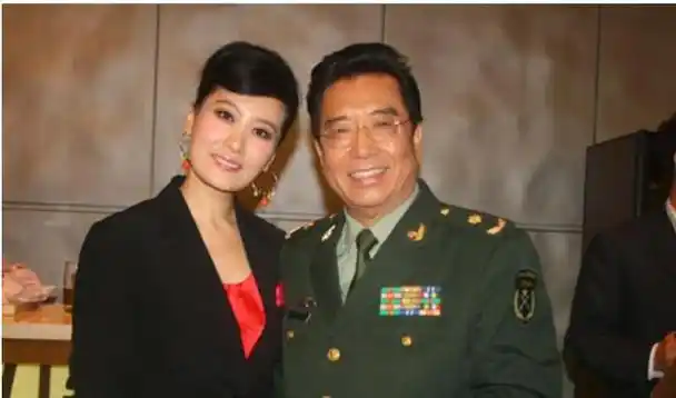 谭晶:我这辈子最正确的抉择,就是为科学家丈夫生了一对双胞胎