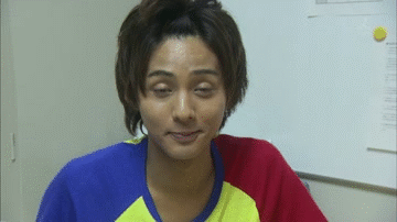 搞笑眨眼睛表情包帅哥gif动图_动态图_表情包下载_soogif