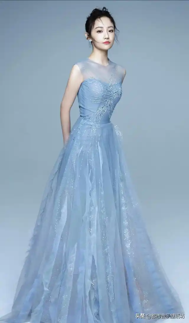 吴佳怡高清时尚美图壁纸收藏分享给你,喜欢的小伙伴可以支持一下