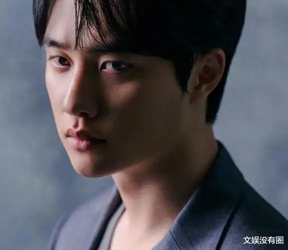 男团exo抽烟d.o.(都敬秀,都暻秀)卷入了电子烟风波,引发了大众的热议.