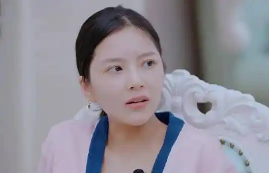 杜淳晒视频对镜撩衣秀腹肌,陪老婆坐月子不胖反瘦了_王灿_素人_丈夫