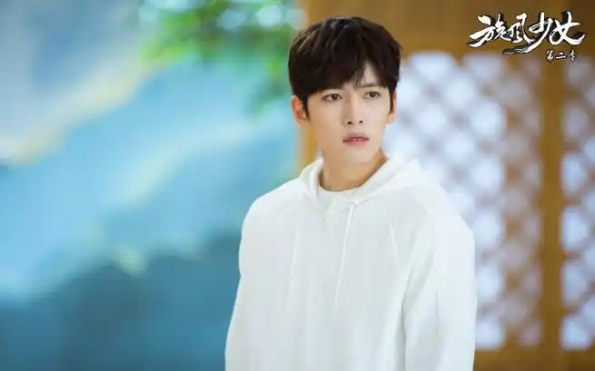 旋风少女2#大概没有比长安教练更适合穿白色衣服的教练了@池昌旭jji