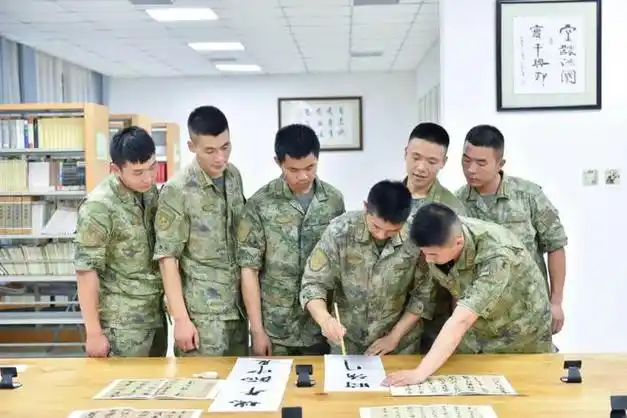 并茂地组织节日活动通过线上线下相结合的方式第83集团军"飞虎师"官兵