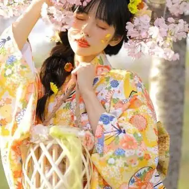 高清唯美的日系女生樱花和服头像图片