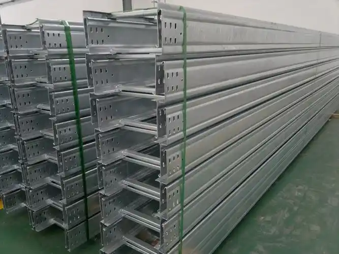 热镀锌大跨距钢制桥架