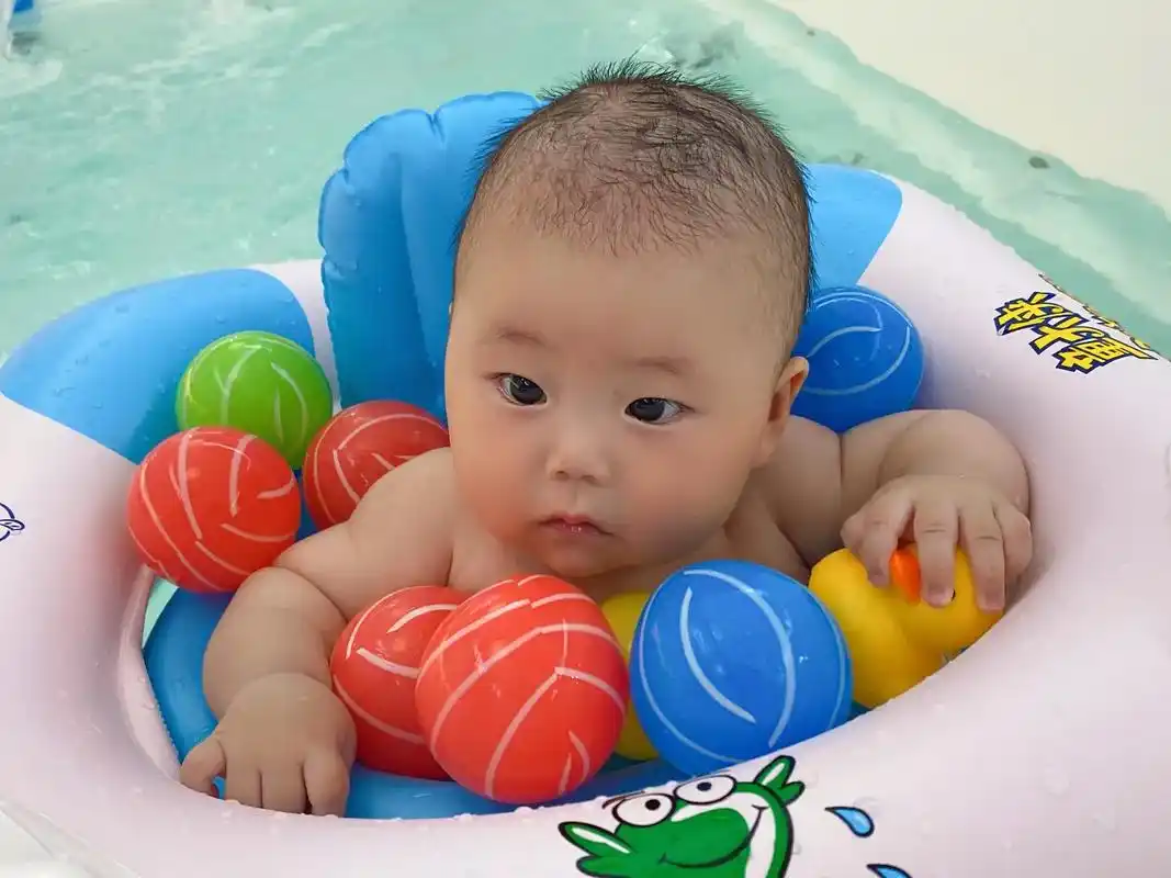 爱游泳的宝宝 #我爱洗澡皮肤好好 - 抖音