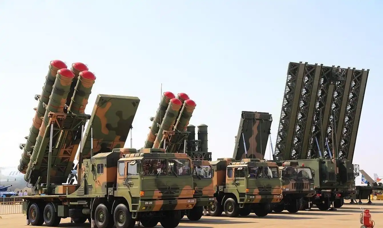 中国红旗9防空导弹升空,美日战机退百公里 近期,据日本防务称,中国