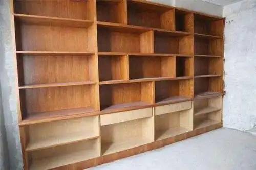 新房现场做衣柜用免漆板还是喷漆好?很多人搞错,幸好老师傅提醒