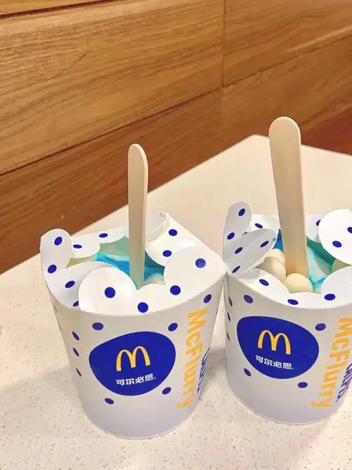 麦当劳新品可尔必思麦旋风