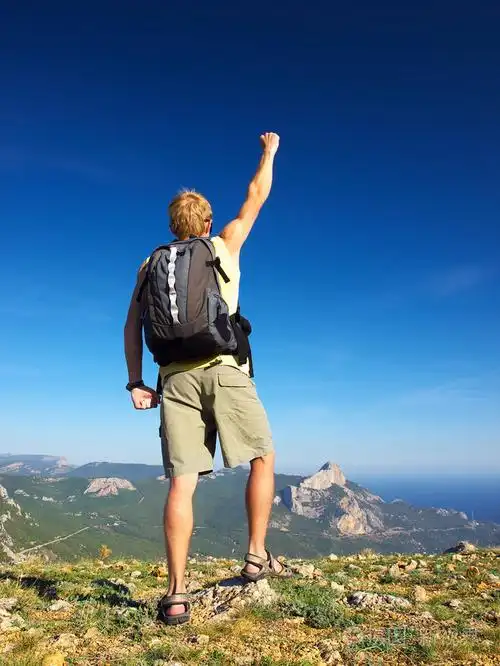 山上的登山者