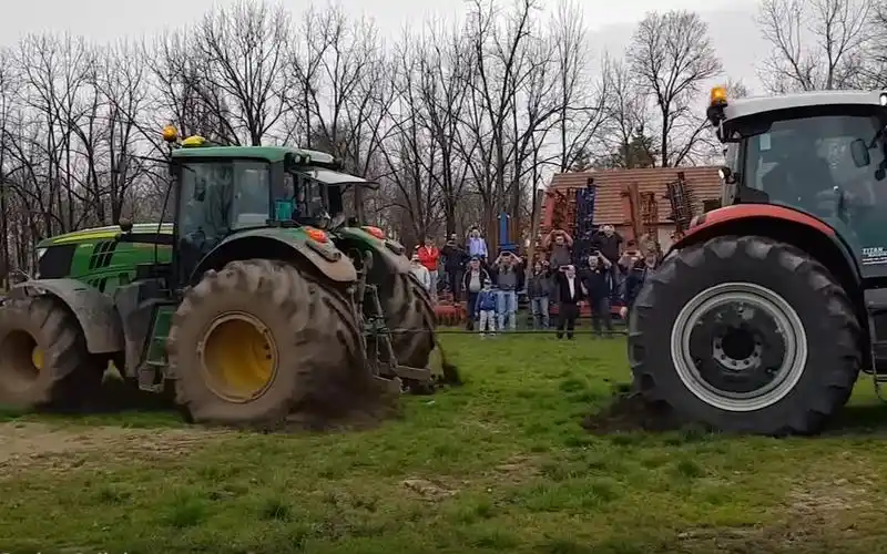 拖拉机拔河比赛集锦