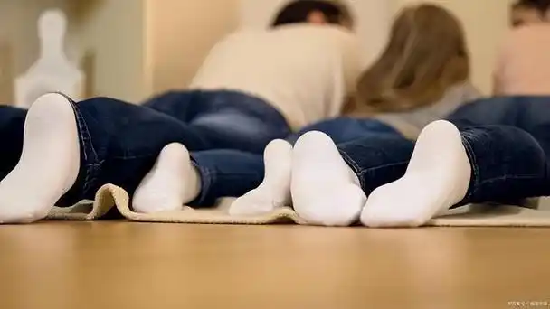 穿袜子睡觉有啥好处?日本人均寿命高达84岁,长寿和袜子有关?