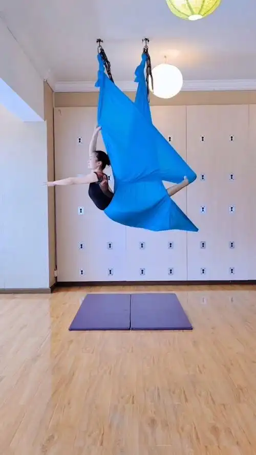 空中瑜伽体式分享:开布后弯 鸽王串联