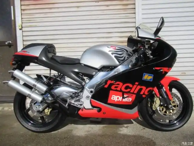 阿普利亚 rs250(lda)一只生产到2003年的后期款rs250,最大的改变就是