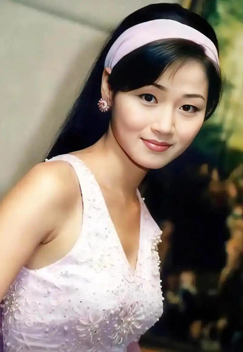 十位1970年出生的香港女星,彰显百花争艳时代的绝美风姿