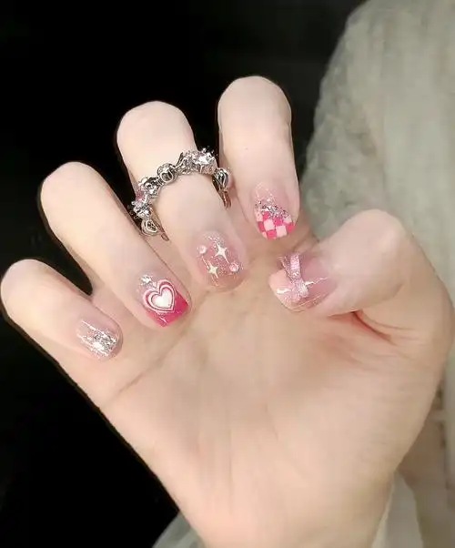 甜心闪闪粉格子美甲心动多巴胺女孩